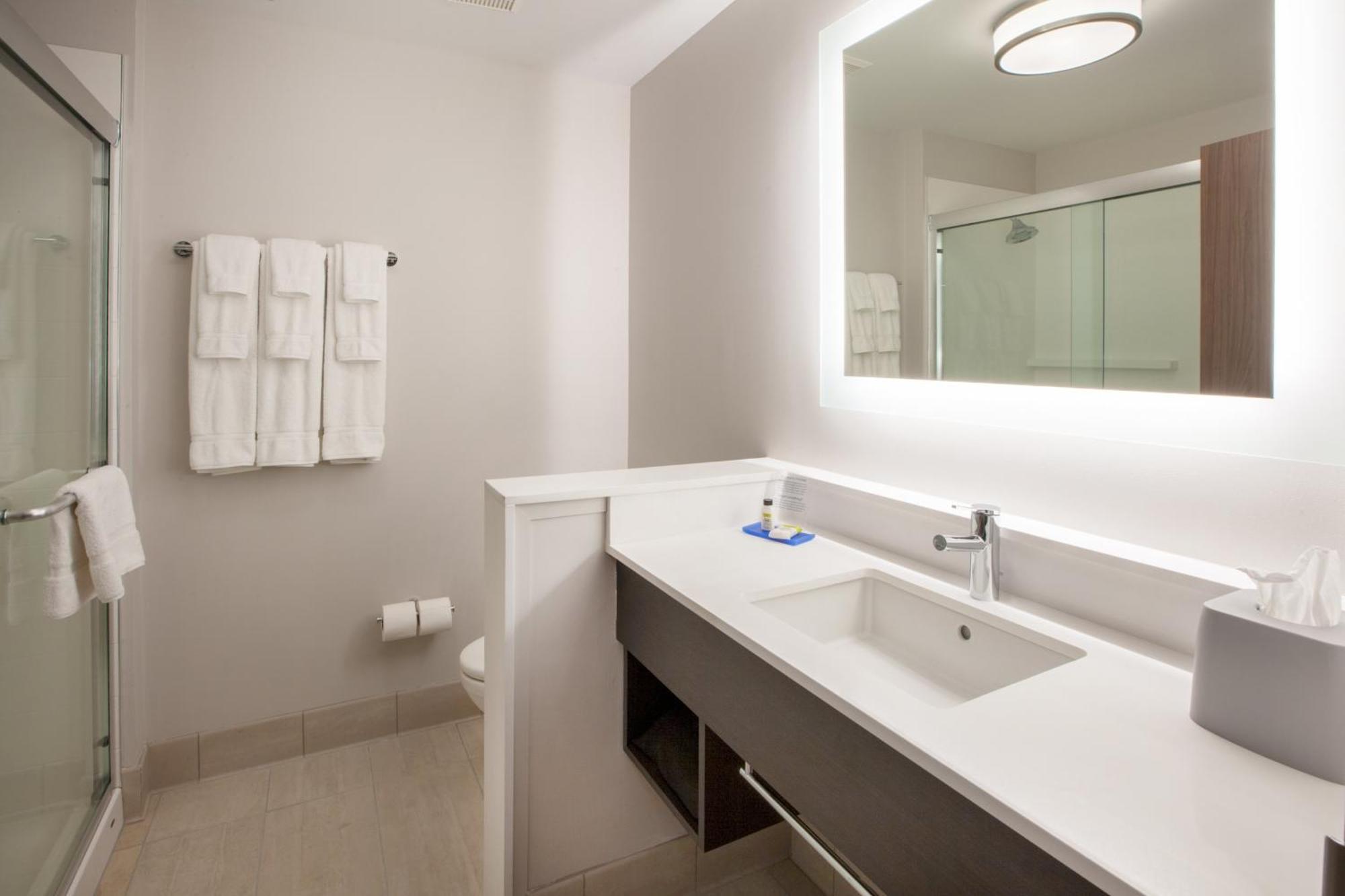 Holiday Inn Express & Suites Windsor East - Lakeshore By Ihg Tecumseh Экстерьер фото