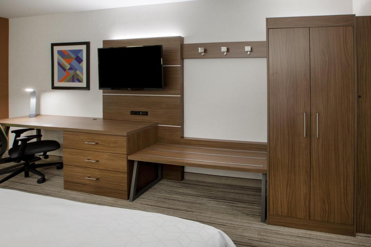 Holiday Inn Express & Suites Windsor East - Lakeshore By Ihg Tecumseh Экстерьер фото