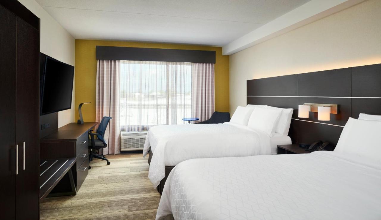 Holiday Inn Express & Suites Windsor East - Lakeshore, An Ihg Hotel Tecumseh Экстерьер фото