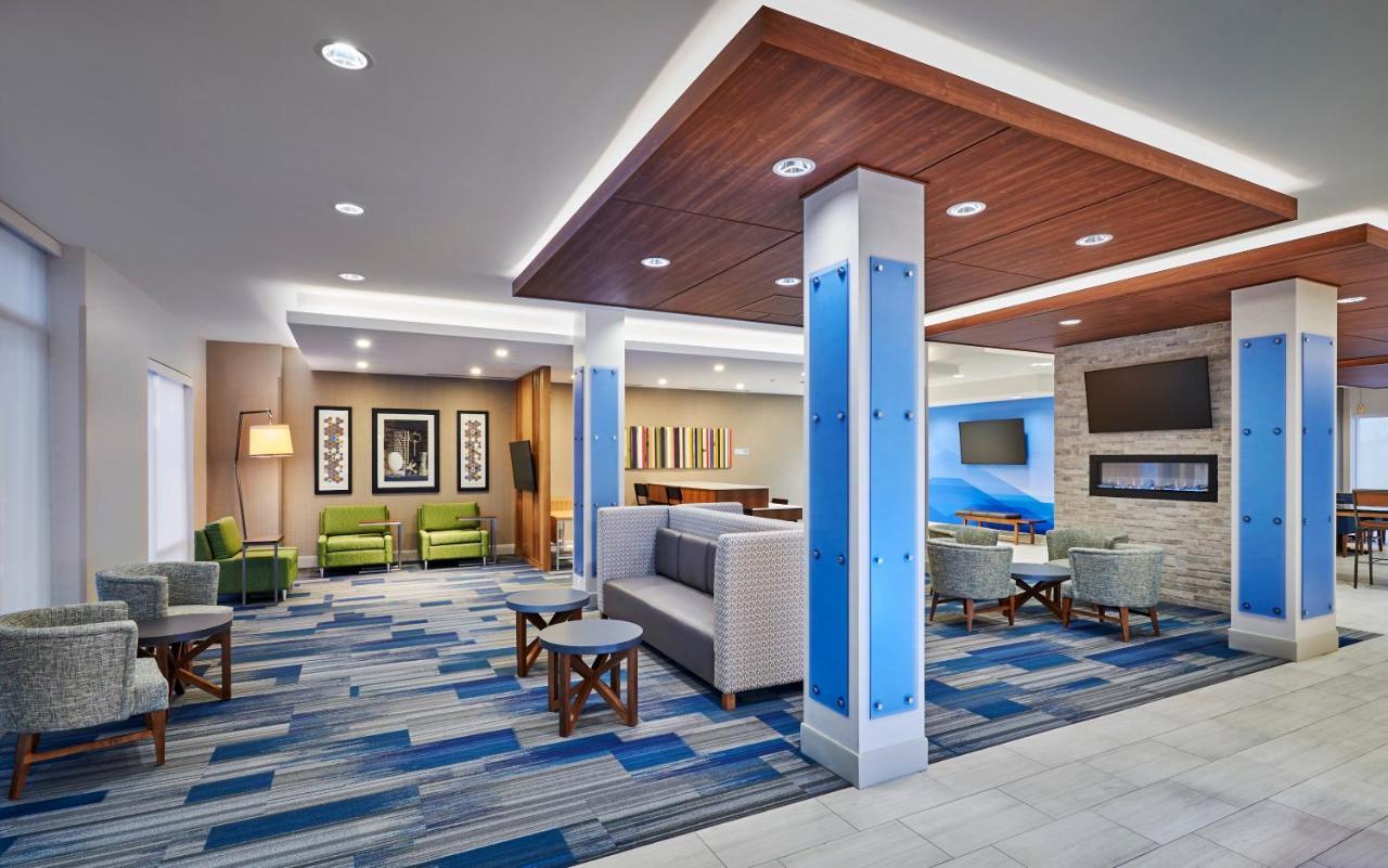 Holiday Inn Express & Suites Windsor East - Lakeshore By Ihg Tecumseh Экстерьер фото