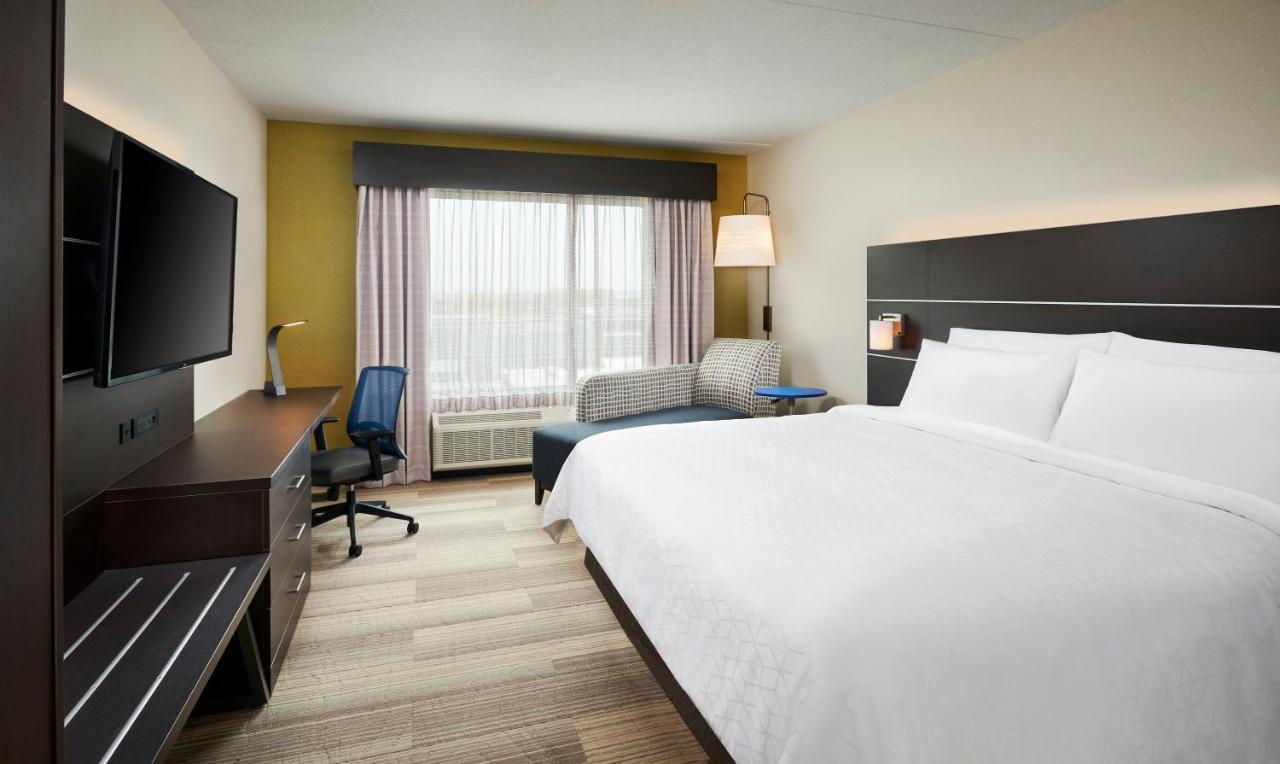 Holiday Inn Express & Suites Windsor East - Lakeshore, An Ihg Hotel Tecumseh Экстерьер фото